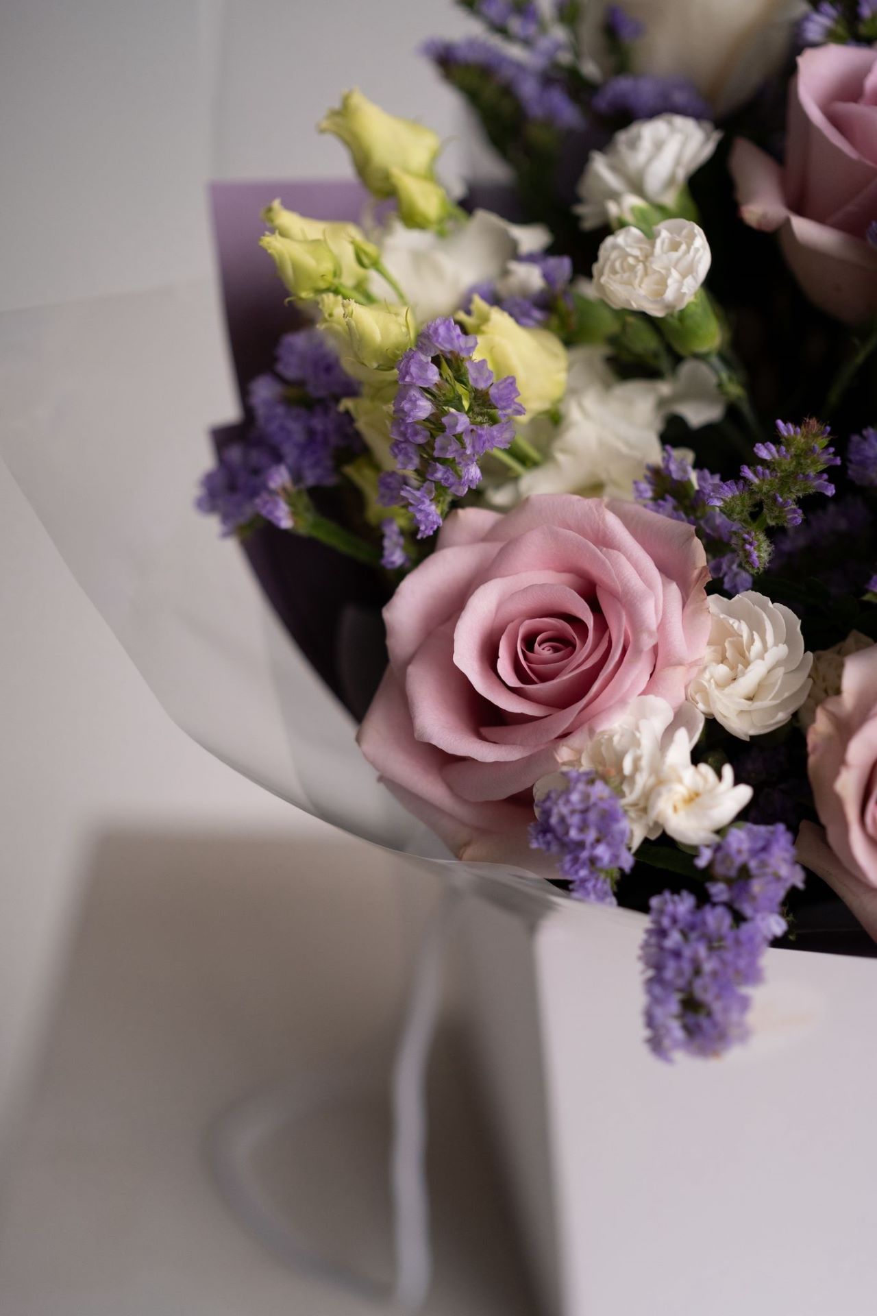 Send Lavender Dreams – a tranquil bouquet of Roses, Statice, Eustoma, and Carnations. Hand-tied with care by DV Flowers, your Milton Keynes florist. Ideal for special occasions or thoughtful gifts.
